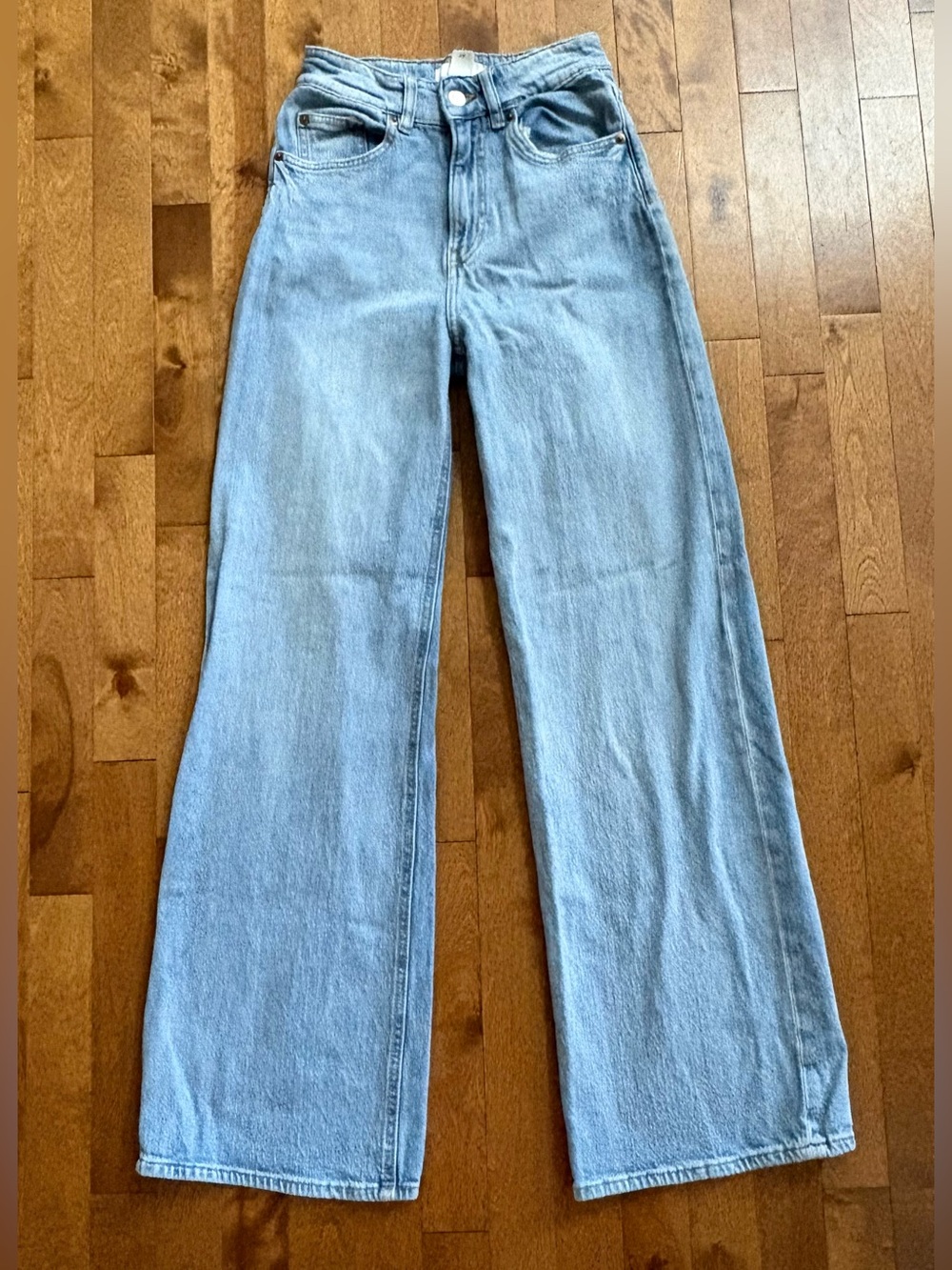 H&M High Waist Light Wash Wide Leg Denim Jeans – Size US 2